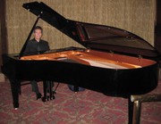 Hire pianists in Manhattan with ease at Manhattanpianist.com